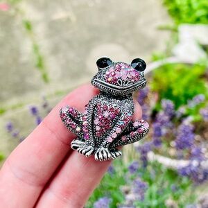 Adorable, jeweled, pink frog brooch!